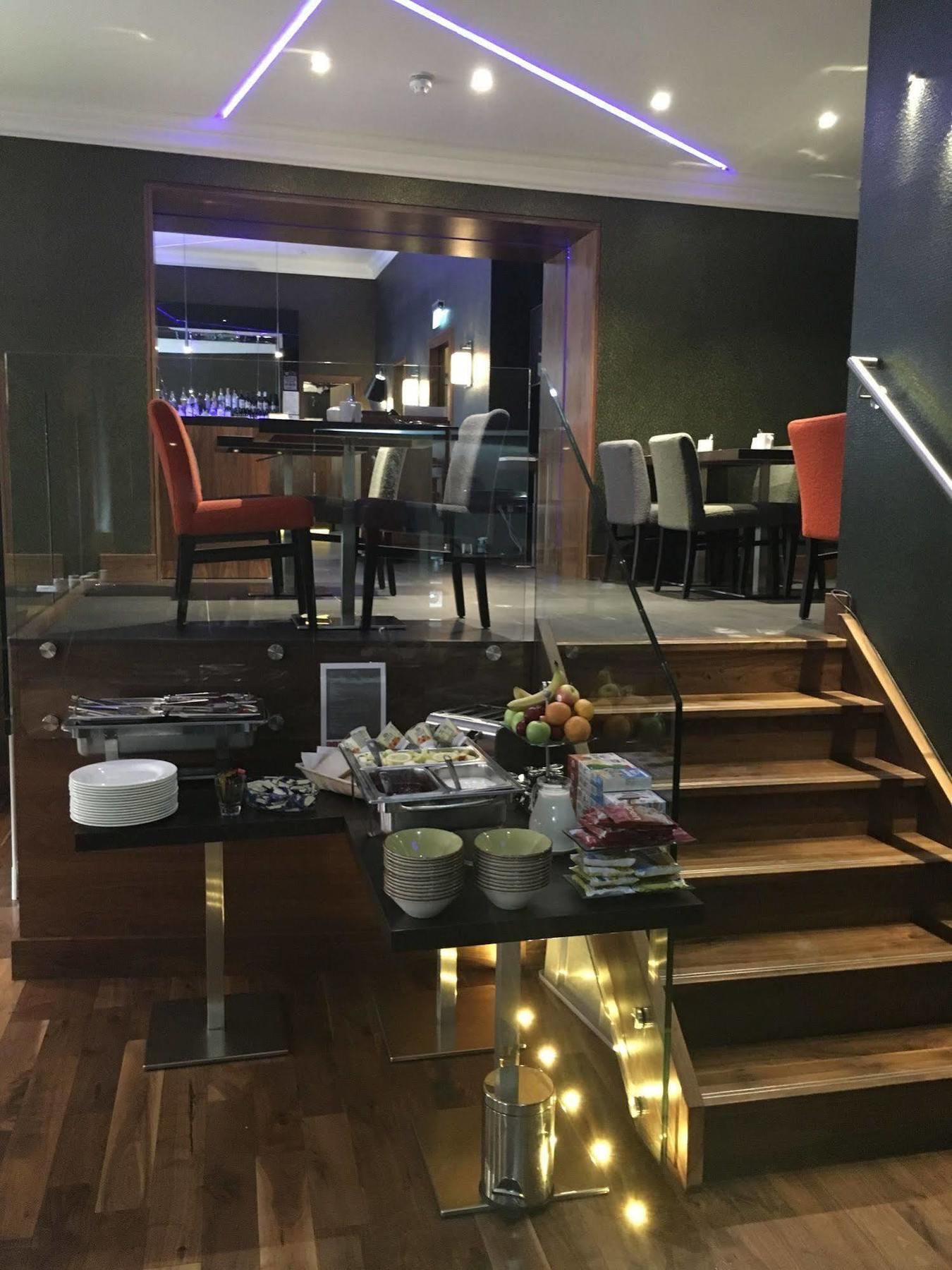 The Inn Place Единбург Екстериор снимка